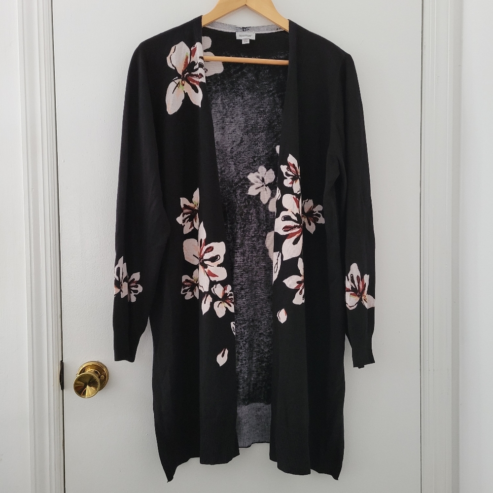 Avenue || (18/20)  Black Floral Print Open Front Sweater Cardigan - Picture 2 of 4